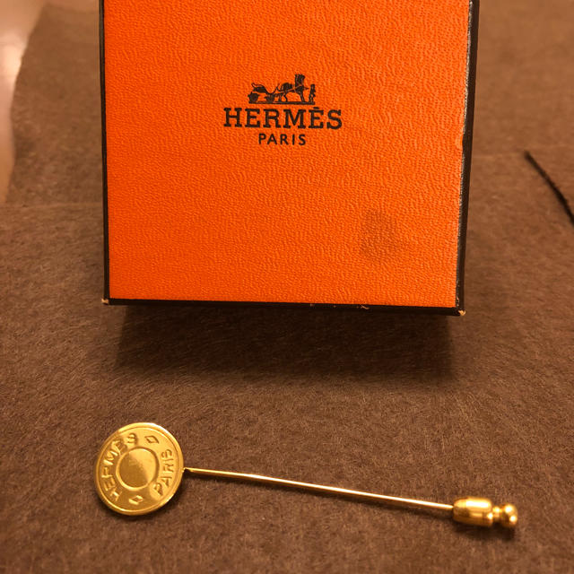 HERMES（エルメス）セリエ ゴールドピンブローチ