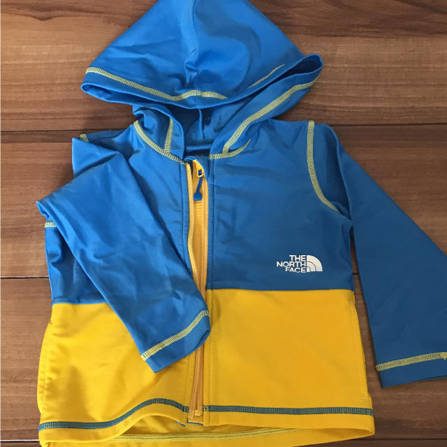 THE NORTH FACE(ザノースフェイス)のザ ノースフェイス northFace ラッシュガード キッズ/ベビー/マタニティのキッズ服男の子用(90cm~)(水着)の商品写真