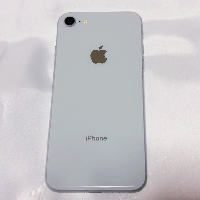Apple iPhone8 / 64GB SoftBank シルバーの通販 by 彩華's shop｜アップルならラクマ - ほぼ新品 正規品即納