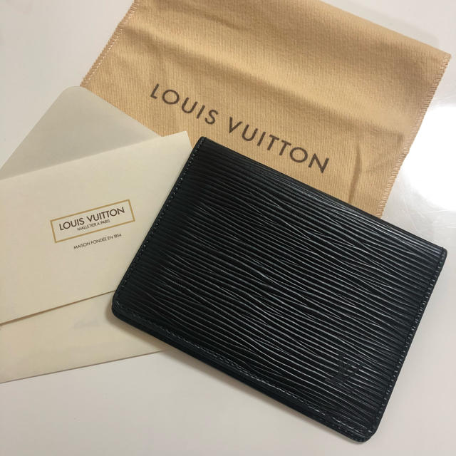 LOUIS VUITTON(ルイヴィトン)の未使用 ルイヴィトン エピ 定期入れ カードケース  メンズのファッション小物(名刺入れ/定期入れ)の商品写真