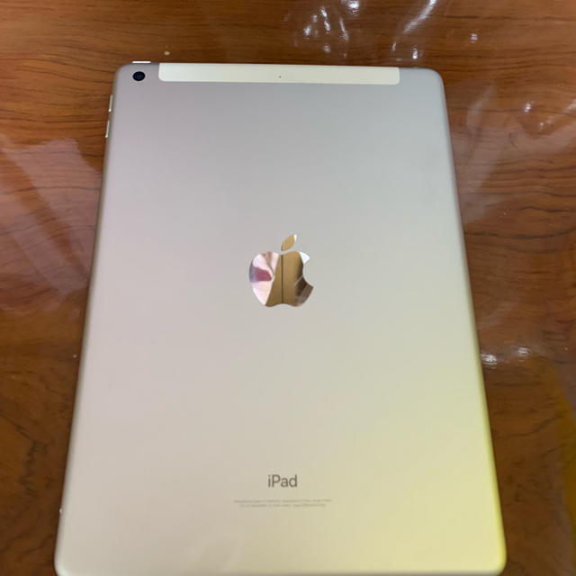 iPad 第6世代 32GB Silver SoftBank 1