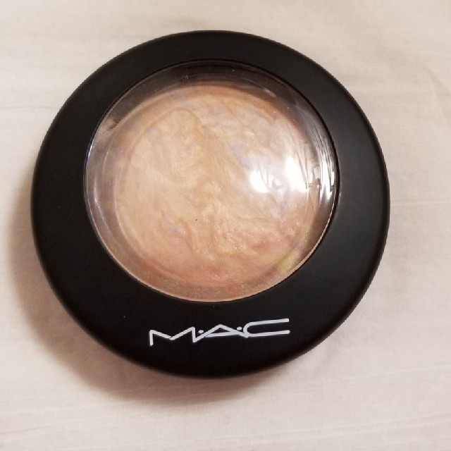 MAC(マック)の残量9割程度MACライトスカペード コスメ/美容のベースメイク/化粧品(フェイスパウダー)の商品写真
