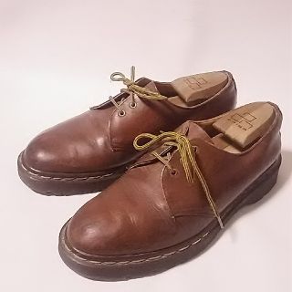 ドクターマーチン(Dr.Martens)の
王道イングランド製!ドクターマーチン高級3ホールローファー人気の茶！


(ドレス/ビジネス)