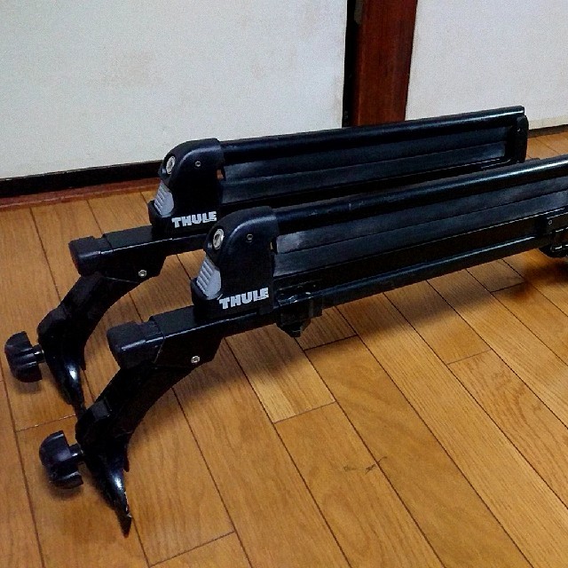 THULE(スーリー)のパピー様専用 THULE(スーリー)純正スノーボード・スキーキャリア 自動車/バイクの自動車(車外アクセサリ)の商品写真