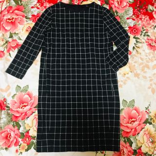 ユニクロ(UNIQLO)の★UNIQLO★ユニクロ★チェック柄ストレッチワンピース★S着丈88★black(ひざ丈ワンピース)