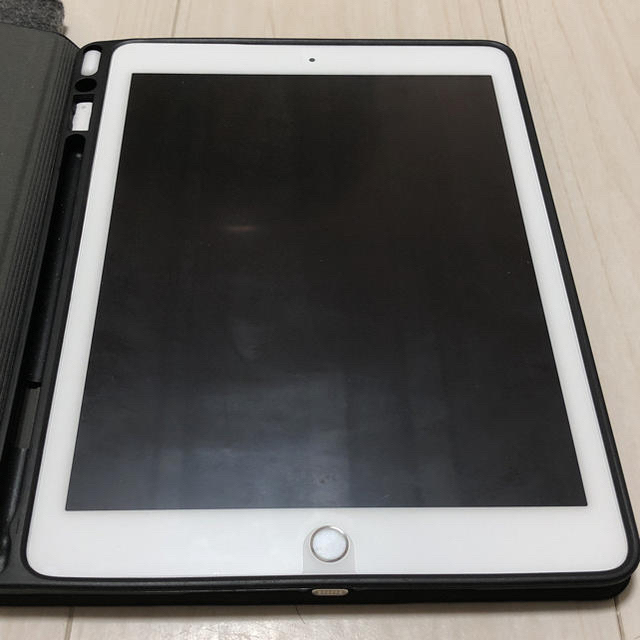 最も完璧な iPad 9.7インチ 第六世代 32GB シルバー WiFiモデル スマホ