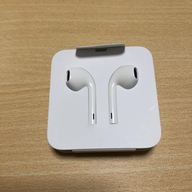 Apple(アップル)のiphone イヤホン スマホ/家電/カメラのオーディオ機器(ヘッドフォン/イヤフォン)の商品写真