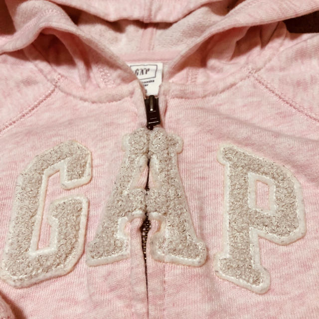 GAP(ギャップ)のGAP 女の子用 パーカー 80 キッズ/ベビー/マタニティのベビー服(~85cm)(ジャケット/コート)の商品写真