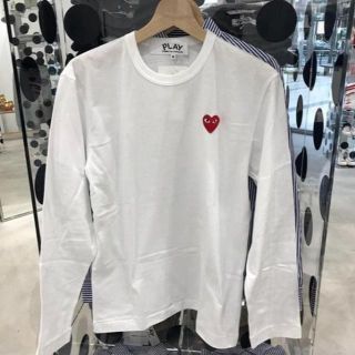 コムデギャルソン(COMME des GARCONS)の【直営店購入】レディースＭ 白地/赤ハート プレイコムデギャルソン 長袖Tシャツ(Tシャツ(長袖/七分))