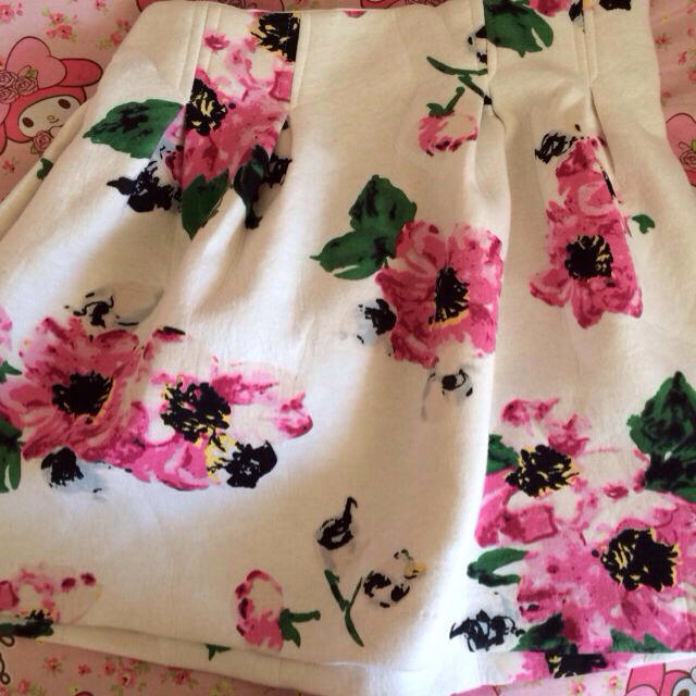 dazzlin(ダズリン)の花柄ボンティングスカート レディースのスカート(ミニスカート)の商品写真