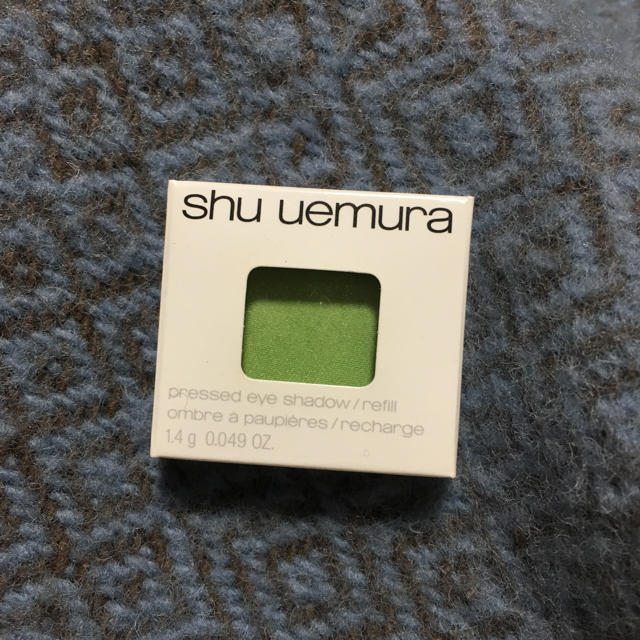 shu uemura(シュウウエムラ)のshu uemura プレスド アイシャドー(レフィル)イエローグリーン435 コスメ/美容のベースメイク/化粧品(アイシャドウ)の商品写真