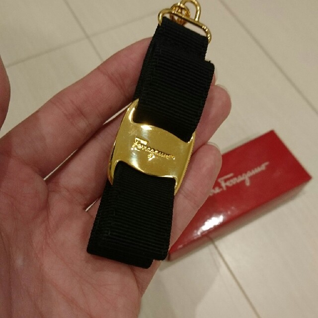 Salvatore Ferragamo(サルヴァトーレフェラガモ)のFerragamo レディースのファッション小物(キーホルダー)の商品写真