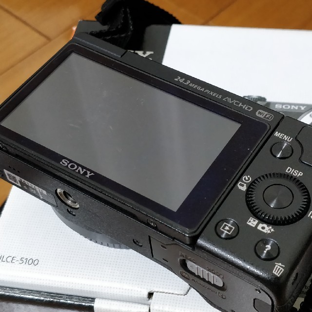 SONY(ソニー)の美品★ソニー ミラーレスカメラ ILCE-5100 ボディ ブラック スマホ/家電/カメラのカメラ(ミラーレス一眼)の商品写真