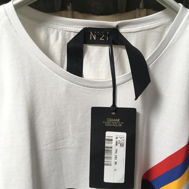 N°21(ヌメロヴェントゥーノ)の【未使用品】No21 ヌメロ ヴェントゥーノ タグ付き Tシャツ サイズXL メンズのトップス(Tシャツ/カットソー(半袖/袖なし))の商品写真