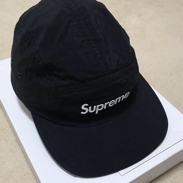 Supreme(シュプリーム)のsupreme Raised Logo Patch Camp Cap メンズの帽子(キャップ)の商品写真