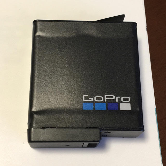 GoPro(ゴープロ)のGoPro ゴープロ バッテリー １つ スマホ/家電/カメラのカメラ(ビデオカメラ)の商品写真