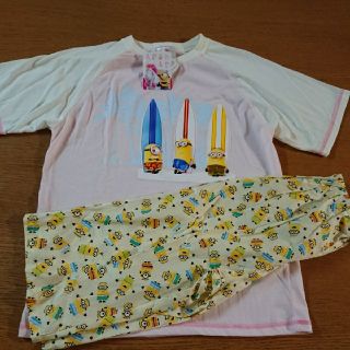 
☆新品☆ミニオン☆半袖・6分丈ズボン☆パジャマセット☆１６０㎝☆ピンク☆女の子(パジャマ)