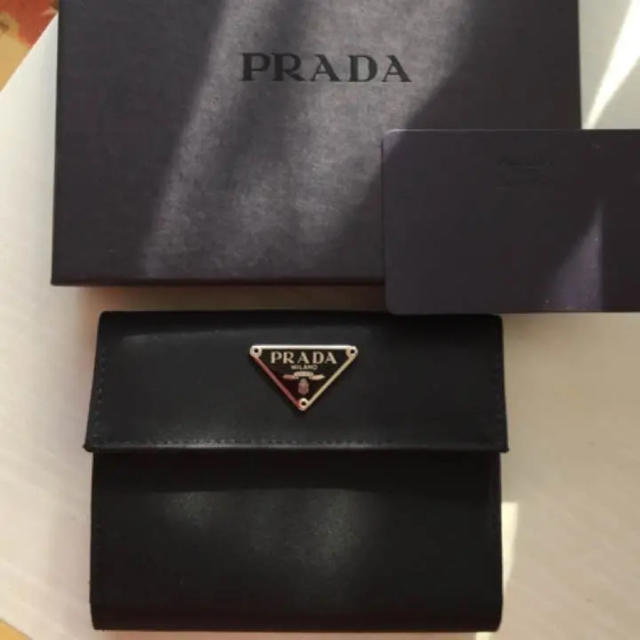 PRADA(プラダ)のPRADA折り財布 レディースのファッション小物(財布)の商品写真