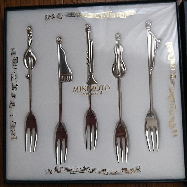 MIKIMOTO(ミキモト)のMIKIMOTOフォークセット インテリア/住まい/日用品のキッチン/食器(カトラリー/箸)の商品写真