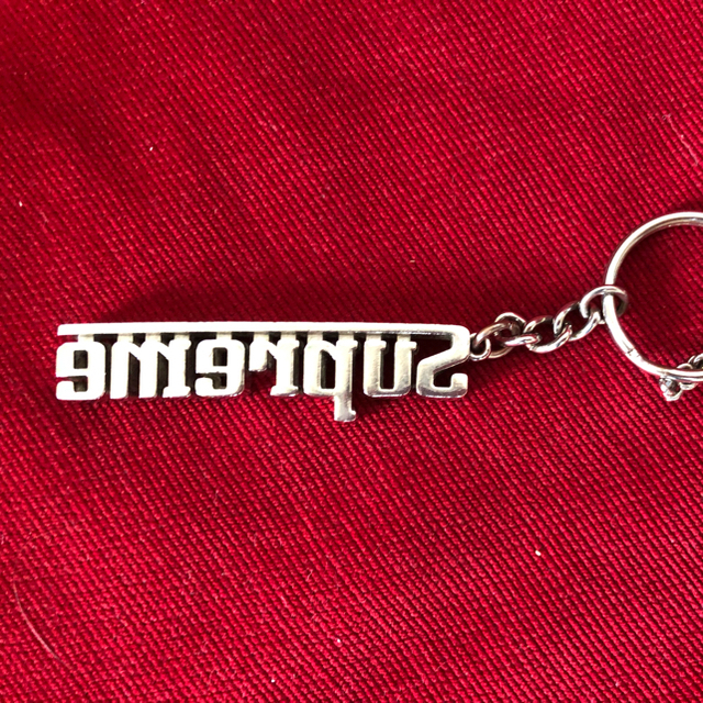 Supreme(シュプリーム)のSupreme Grand Prix Keychain 　シュプリーム　キー メンズのファッション小物(キーホルダー)の商品写真