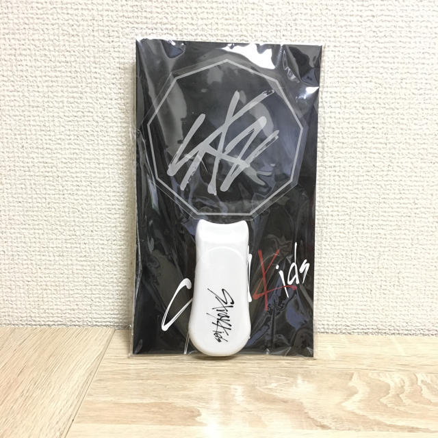 STRAY KIDS 公式 ペンライト 新品 未開封 エンタメ/ホビーの声優グッズ(ペンライト)の商品写真