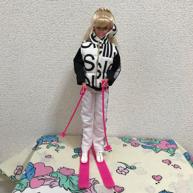 Barbie(バービー)のBarbie ビンテージ バービー 可動式 ヴィンテージ バービー人形 アメトイ キッズ/ベビー/マタニティのおもちゃ(ぬいぐるみ/人形)の商品写真