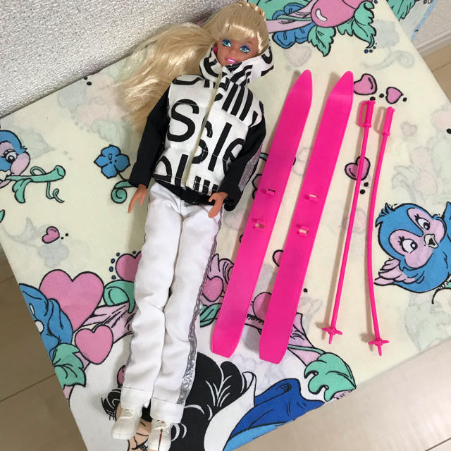 Barbie(バービー)のBarbie ビンテージ バービー 可動式 ヴィンテージ バービー人形 アメトイ キッズ/ベビー/マタニティのおもちゃ(ぬいぐるみ/人形)の商品写真