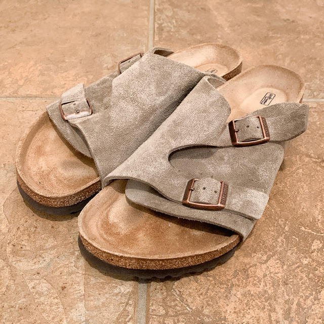 BIRKENSTOCK(ビルケンシュトック)の【BIRKENSTOCK・ビルケンシュトック 】チューリッヒ 41 トープ メンズの靴/シューズ(サンダル)の商品写真