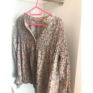 ダブルクローゼット(w closet)のw closet花柄ブラウス(シャツ/ブラウス(長袖/七分))