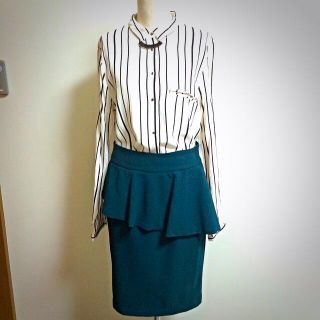 ザラ(ZARA)のZara ペプラムスカート ★限定値下げ(ひざ丈スカート)