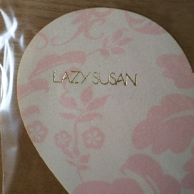 LAZY SUSAN(レイジースーザン)のジュエリーケアクロス／パイナップルリップバーム レディースのアクセサリー(その他)の商品写真