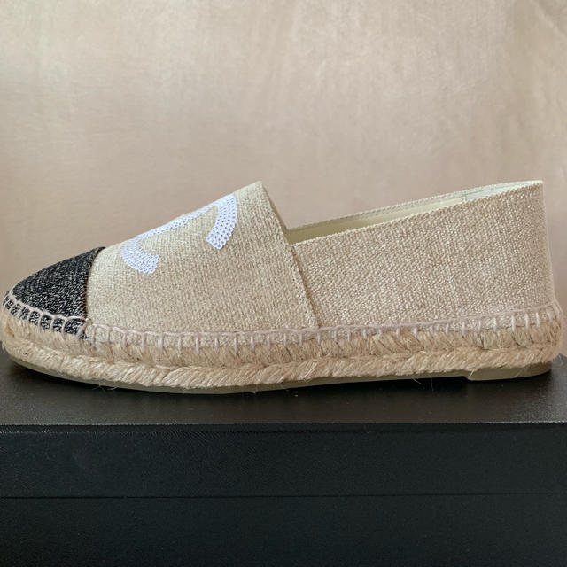 CHANEL(シャネル)のCHANEL☆slip-on レディースの靴/シューズ(スリッポン/モカシン)の商品写真