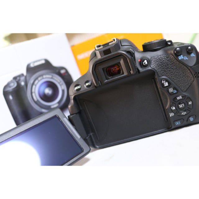 Canon(キヤノン)の【値下げ中‼︎】EOS Kiss x7i レンズキット スマホ/家電/カメラのカメラ(デジタル一眼)の商品写真