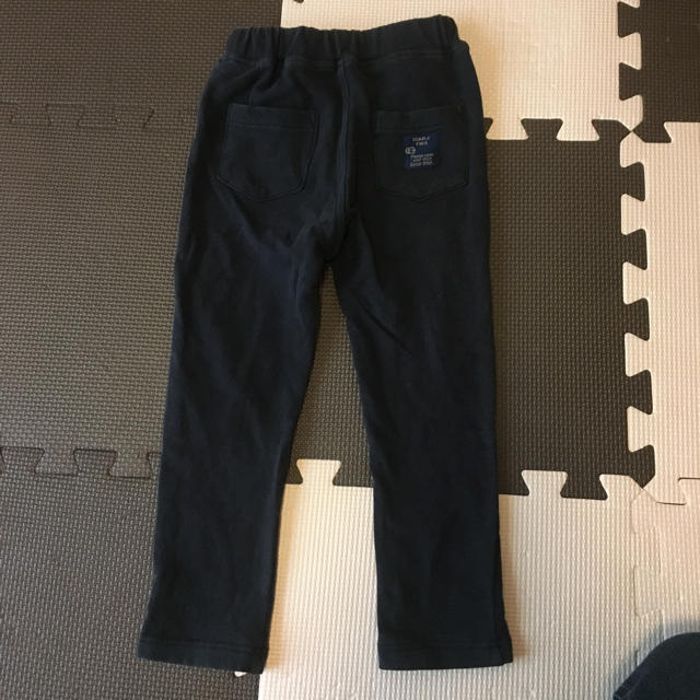 アカチャンホンポ(アカチャンホンポ)の黒長ズボン 95 キッズ/ベビー/マタニティのキッズ服男の子用(90cm~)(パンツ/スパッツ)の商品写真