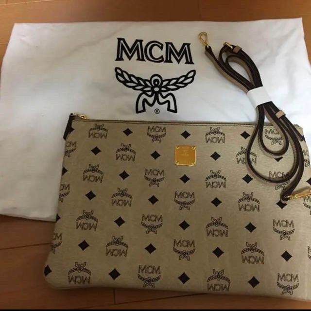 MCM クラッチバッグ