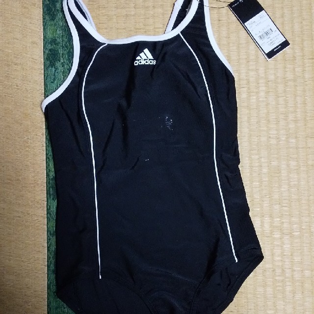 adidas(アディダス)のスクール水着 キッズ/ベビー/マタニティのキッズ服女の子用(90cm~)(水着)の商品写真