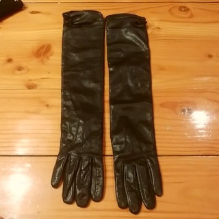 ブルネロクチネリ(BRUNELLO CUCINELLI)の牛革ロング手袋黒(手袋)