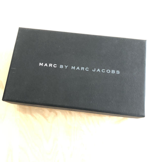 MARC BY MARC JACOBS(マークバイマークジェイコブス)のMARC BY MARC JACOBS 化粧箱 レディースのバッグ(ショップ袋)の商品写真