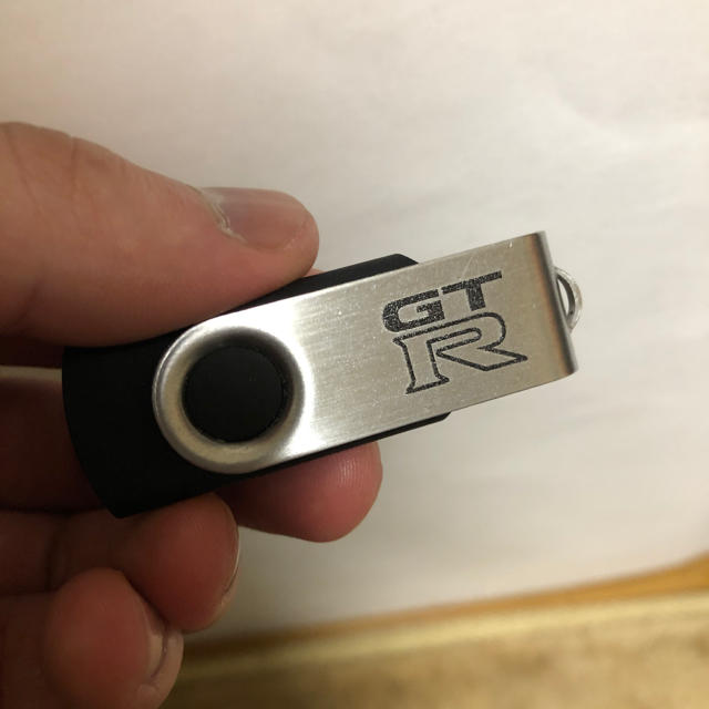 非売品　GT-R USBメモリ R35