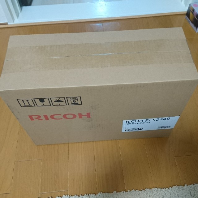 RICOH(リコー)のRICOH PJ S2440 プロジェクター スマホ/家電/カメラのテレビ/映像機器(プロジェクター)の商品写真