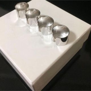 メゾンマルジェラ(Maison Margiela（旧Maison Martin Margiela）)の四連リング シルバー 即購入ok(リング(指輪))