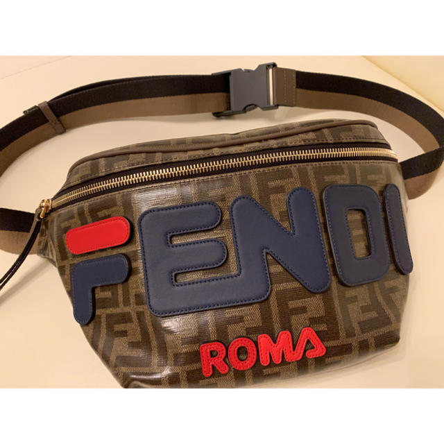 FENDI フェンディ STRAP YOU ストローパイソンカーフ 定価20万円