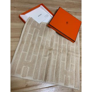 エルメス(Hermes)のHERMES☆ タオルハンカチ ☆新品タグ付き(ハンカチ)