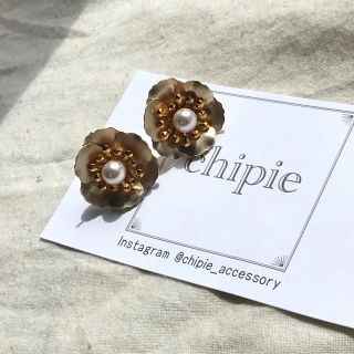 ロキエ(Lochie)の再∞販 antique gold flower pierce(ピアス)