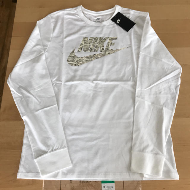 NIKE(ナイキ)のNIKE  ロンT  エアフォース1蛇柄  ホワイトXL メンズのトップス(Tシャツ/カットソー(七分/長袖))の商品写真