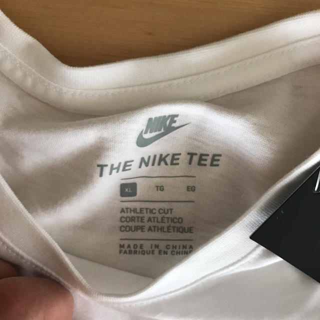 NIKE(ナイキ)のNIKE  ロンT  エアフォース1蛇柄  ホワイトXL メンズのトップス(Tシャツ/カットソー(七分/長袖))の商品写真