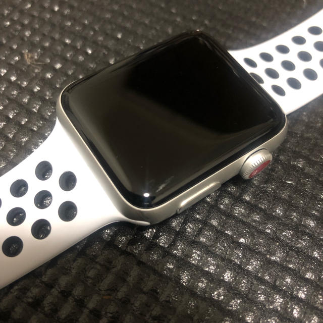 Apple Watch(アップルウォッチ)のApple Watch Series 3 液晶傷アリ メンズの時計(腕時計(デジタル))の商品写真