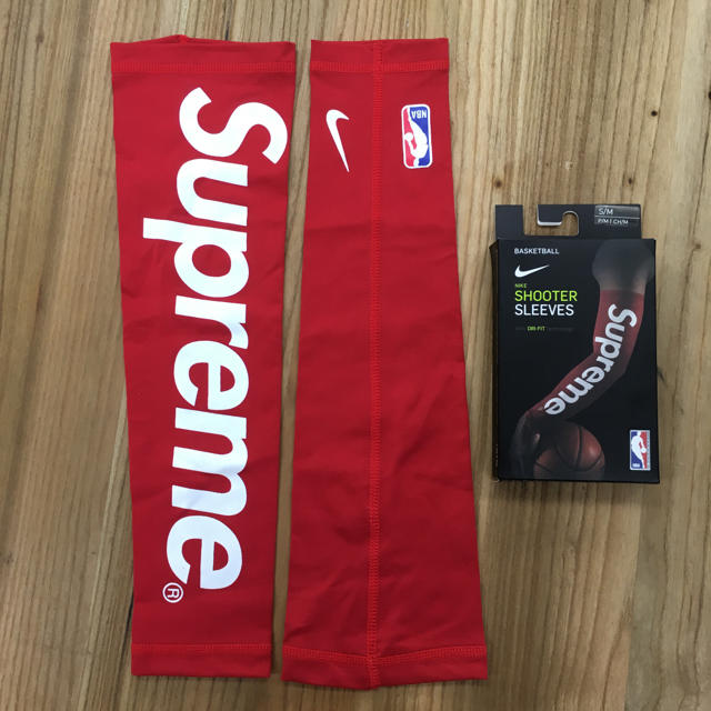 17AW Supreme  shooting sleeve  赤