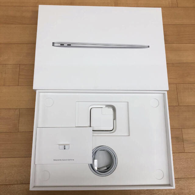 Apple(アップル)の［新品同様］MacBook Air 2018 256GB スマホ/家電/カメラのPC/タブレット(ノートPC)の商品写真