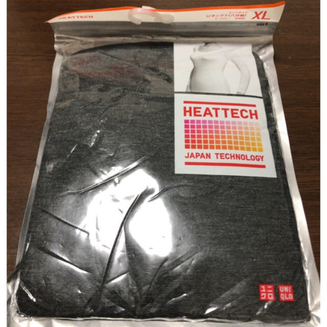 UNIQLO(ユニクロ)のUNIQLO HEAT TECH UネックT  ２点 レディースの下着/アンダーウェア(アンダーシャツ/防寒インナー)の商品写真